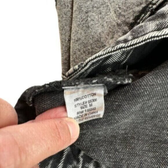 NWT Signature8 | Black Denim Distressed Shorts Size Medium - Picture 12 of 13